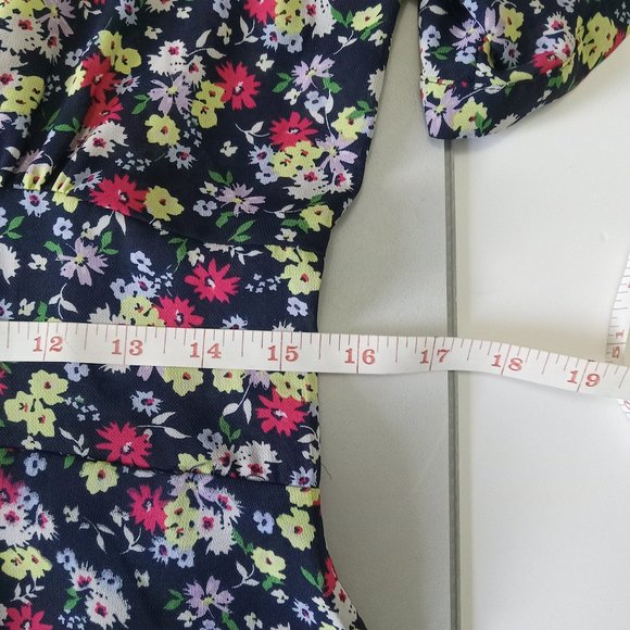 CUPCAKES AND CASHMERE | Meg Puff Sleeve Blouse - Picture 8 of 9